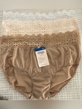 NWT Olga Hipsters